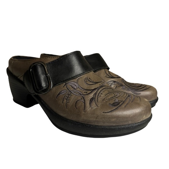 Klogs Leather mules clogs embroidered scroll floral boho slip resistant shoes 6 - Picture 2 of 11